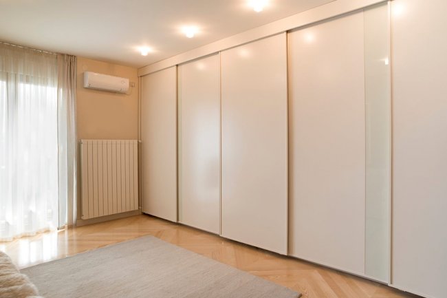 Stay Organized With Your Built-in Wardrobes