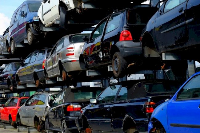 The Benefits of Hiring Professional Car Removal Services for Your Junk Car