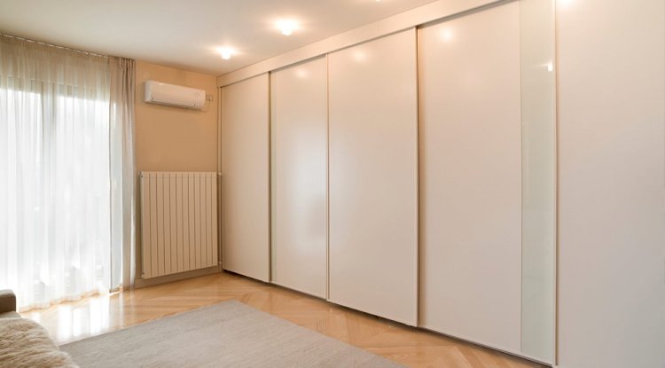 Stay Organized With Your Built-in Wardrobes