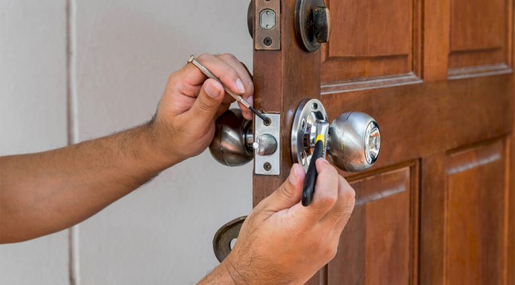 How much does a locksmith cost in 2020?