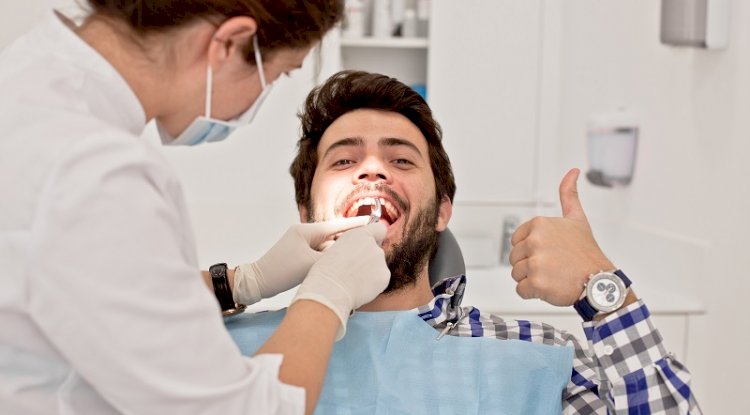 The Differences Between Traditional Dentures And Implant-Supported Dentures