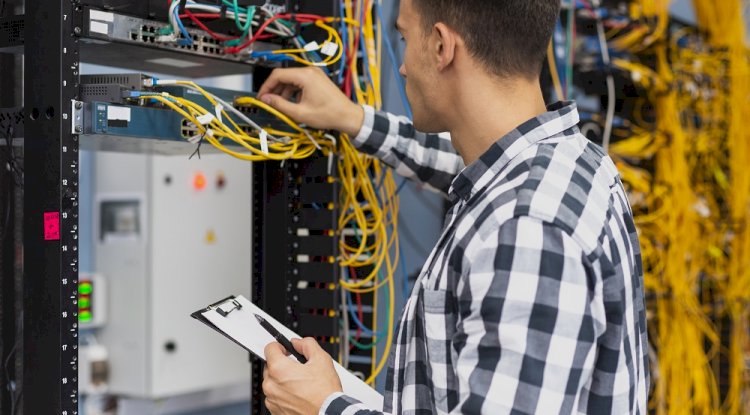 5 Essential Qualities That An Electrician Must Have To Be Successful