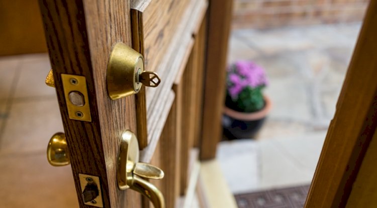 Need a Locksmith? How Do Locksmiths Open Door Locks?