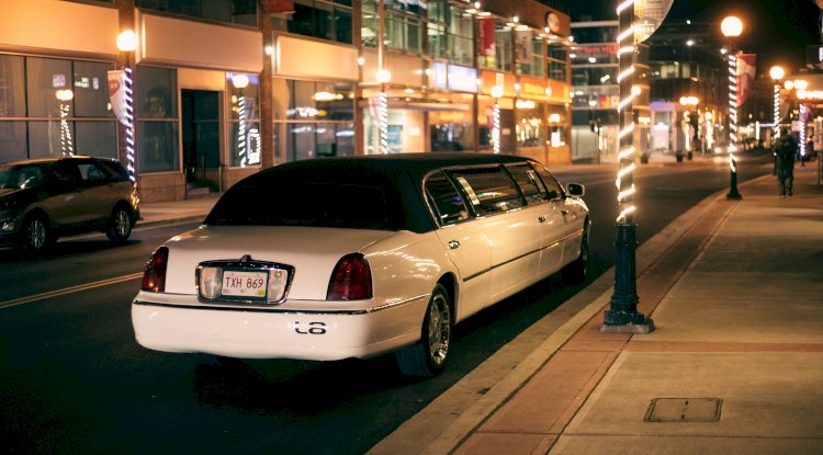 rent a limousine for prom