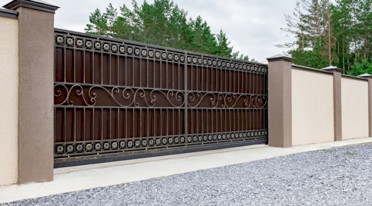 Here Is Why You Need To Hire an Expert Cantilever Sliding Gate Installer 
