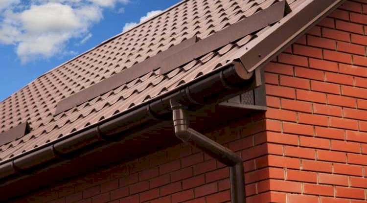 2021’s Updated Checklist for Gutter and Roof Maintenance