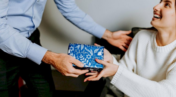 10 Thoughtful Gift Ideas for the Different Men In Your Life