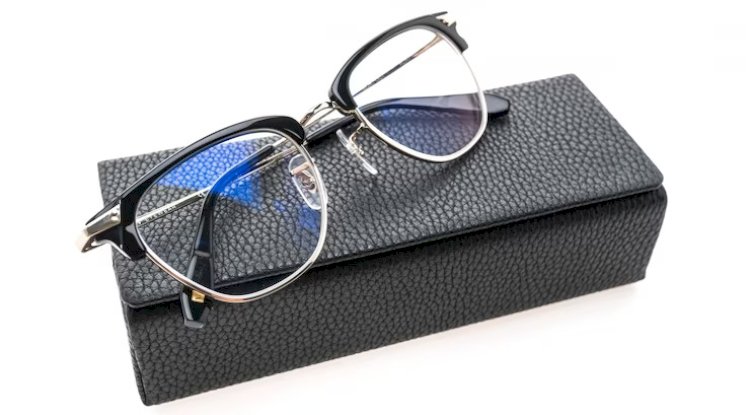Choosing the Right Eyewear: A Comprehensive Guide to Frames, Lenses, and Lens Coatings