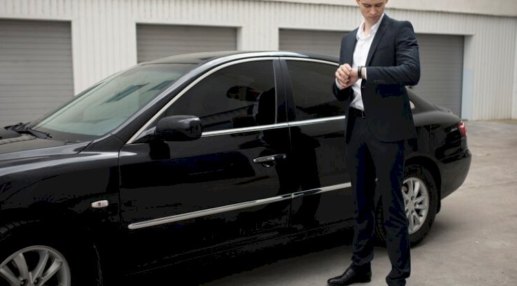 The Ultimate Guide to Choosing a Melbourne Chauffeur for Luxury Transportation