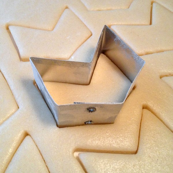 Missing Out On A Perfect Cookie Shape? Here Are 2 Ways To Make Your Own Diy Custom Cookie Cutter
