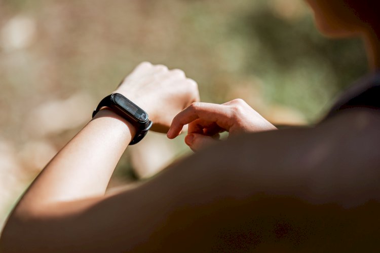 History of Activity Trackers (From Pedometers to Fitbit)