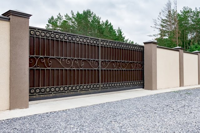 Here Is Why You Need To Hire an Expert Cantilever Sliding Gate Installer 