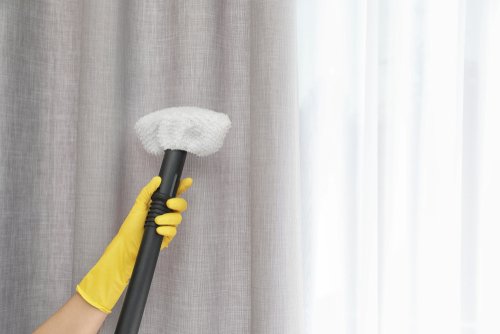 How To Remove Dust From Curtains with a Vacuum Process?