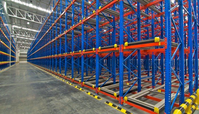Why Should You Choose A Pallet Racking System For Your Facility?