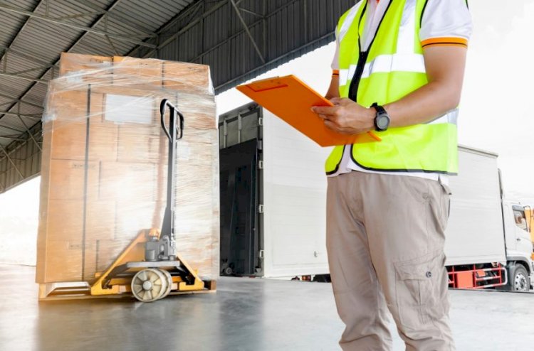 A Guide To Air Freight Service Provider: Services, Advantages And More