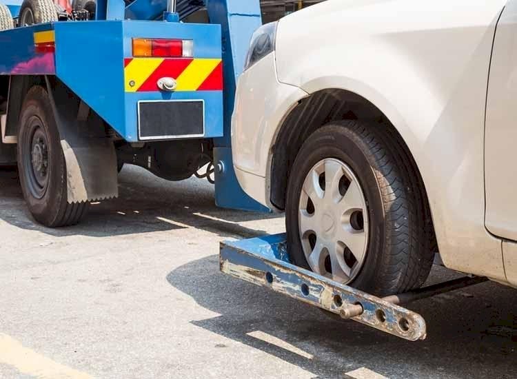 Choosing the Right Towing Service: What to Look for and What to Avoid