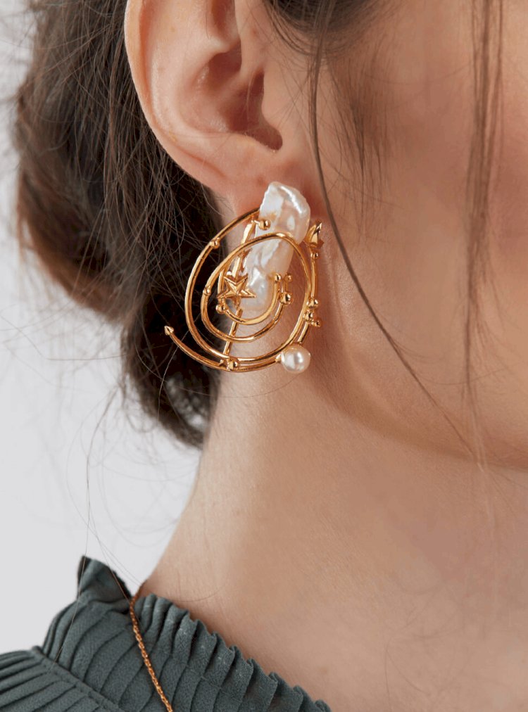 How to Style Outhouse Earrings for a Statement Look?